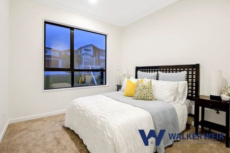 Photo of property in 19 Syd Grant Crescent, Orewa, 0931