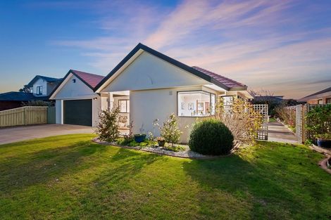Photo of property in 67 Cedar Drive, Paraparaumu Beach, Paraparaumu, 5032