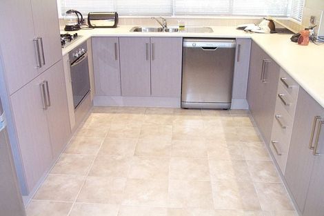 Photo of property in 19 Bluewater Place, Paraparaumu, 5032