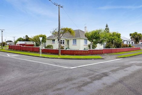 Photo of property in 2 Acourt Street, Hawera, 4610