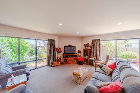 Photo of property in 23 Belgrove Drive, Waipukurau, 4200