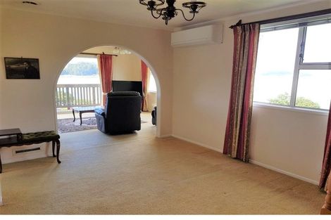 Photo of property in 9 Gloaming Hill, Titahi Bay, Porirua, 5022