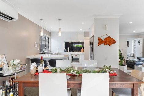 Photo of property in 5 Carousel Crescent, East Tamaki Heights, Auckland, 2016