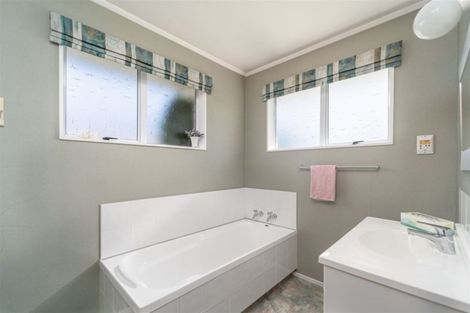 Photo of property in 23 Lowes Place, Solway, Masterton, 5810