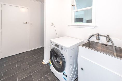 Photo of property in 18 Suther Street, Waverley, 4510