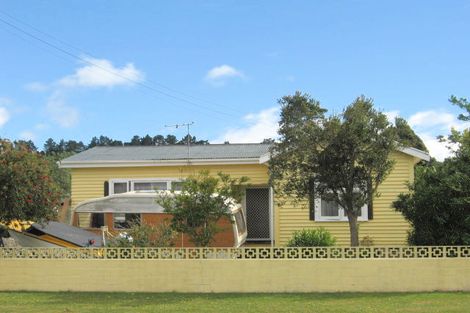 Photo of property in 35 Solander Street, Tolaga Bay, 4077