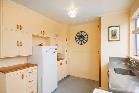 Photo of property in 19 Marine Parade South, Foxton Beach, Foxton, 4815