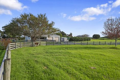 Photo of property in 68d Tuparekura Road, South Head, Helensville, 0874