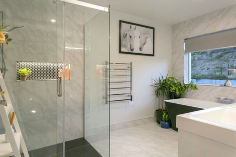 Photo of property in 97 Loch Views Road, Acacia Bay, Taupo, 3385