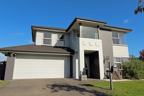 Photo of property in 44 Aberdeen Crescent, Wattle Downs, Auckland, 2103