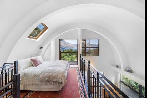 Photo of property in 281 Fernhill Road, Sunshine Bay, Queenstown, 9300