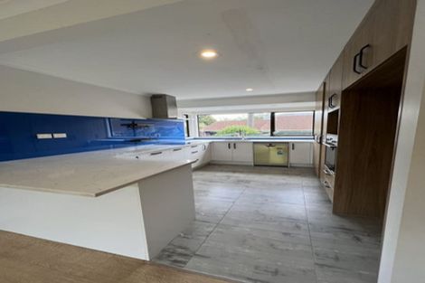Photo of property in 16 Loloma Drive, Half Moon Bay, Auckland, 2012