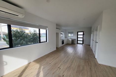 Photo of property in 1 Eileen Newey Place, Henderson, Auckland, 0612