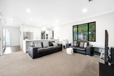 Photo of property in 7 Kerridge Close, Shamrock Park, Auckland, 2016