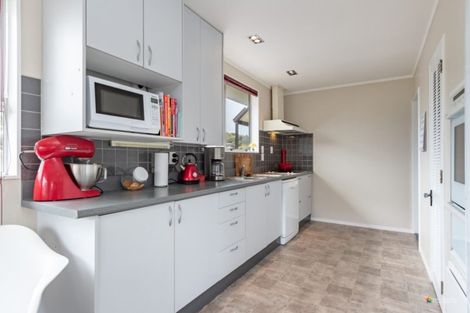Photo of property in 37 Woolwich Close, Whitby, Porirua, 5024