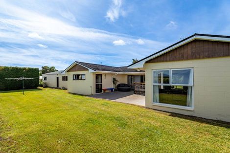 Photo of property in 2062 South Road, Otakeho, Hawera, 4678
