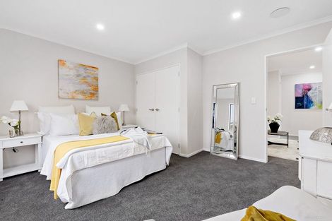 Photo of property in 24 Reelick Avenue, Pakuranga Heights, Auckland, 2010