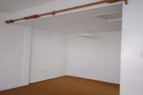 Photo of property in 53 Hawker Street, Mount Victoria, Wellington, 6011