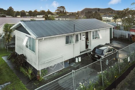 Photo of property in 22 Watchfield Close, Mangere, Auckland, 2022