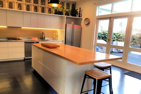 Photo of property in 15 Park Street, Thorndon, Wellington, 6011