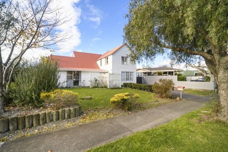 Photo of property in 3 Dampier Avenue, Awapuni, Palmerston North, 4412