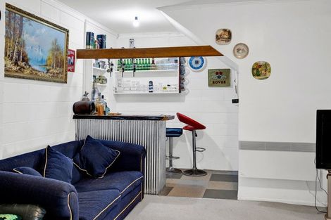 Photo of property in 18 Cambridge Street, Patea, 4520