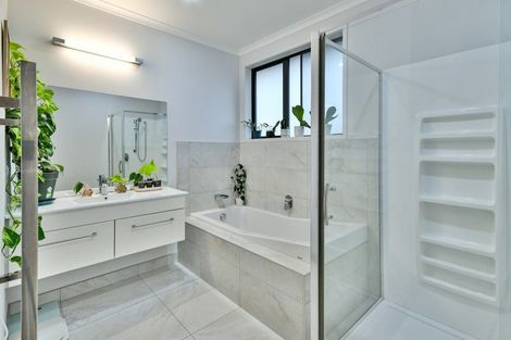 Photo of property in 10 Mcneish Place, Pokeno, 2402