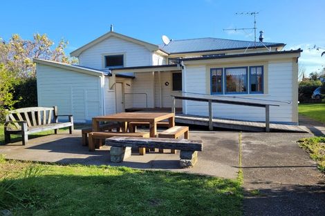 Photo of property in 27 Wood Street, Greytown, 5712