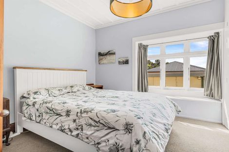 Photo of property in 32 Coote Road, Bluff Hill, Napier, 4110
