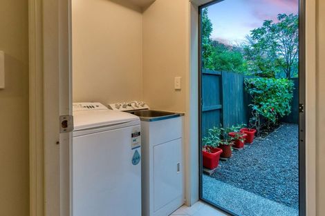 Photo of property in 13 Barnea Circle, Glen Eden, Auckland, 0602
