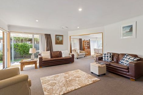 Photo of property in 10 Addison Place, Halswell, Christchurch, 8025