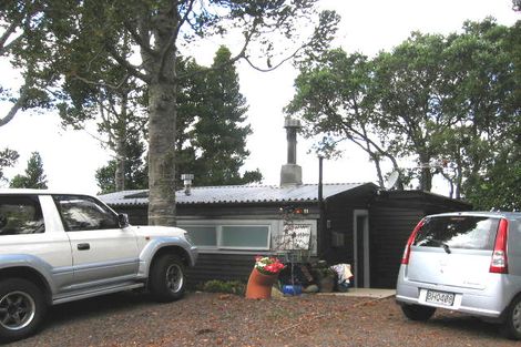 Photo of property in 9 Wood Bay Road, Titirangi, Auckland, 0604