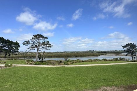 Photo of property in 12 Catalina Avenue, Rosehill, Papakura, 2113