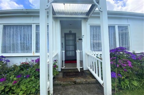 Photo of property in 49 Ngatai Street, Manaia, 4612