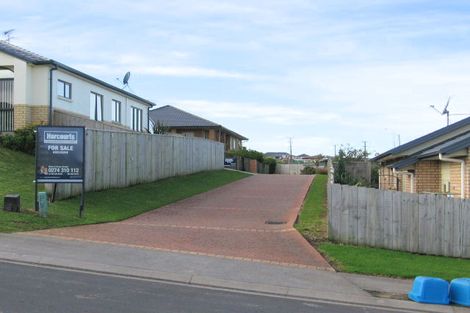 Photo of property in 113 Tauranga Place, Orewa, 0931