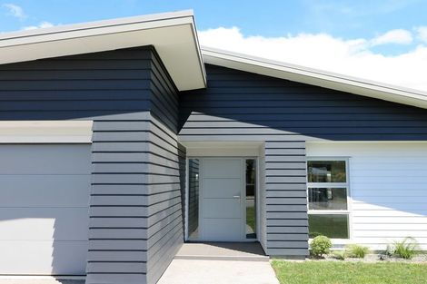 Photo of property in 11 Tararua Crescent, Carterton, 5713