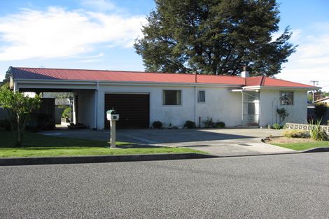Photo of property in 17 Canterbury Street, Picton, 7220