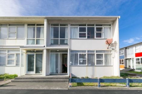 Photo of property in 7/55 Apu Crescent, Lyall Bay, Wellington, 6022