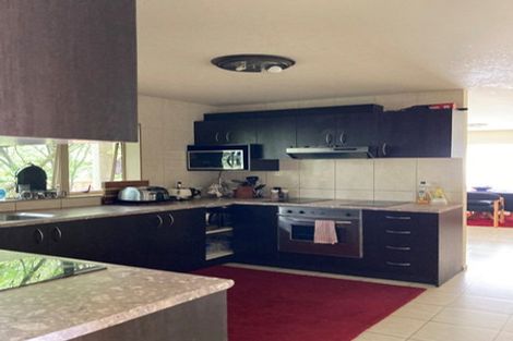 Photo of property in 27a Captain Scott Road, Glen Eden, Auckland, 0602