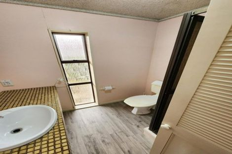 Photo of property in 56 Kentucky Way, Awapuni, Palmerston North, 4412