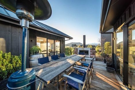 Photo of property in 25 Hackett Road, Jacks Point, Queenstown, 9371