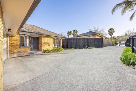 Photo of property in 25 Dairyland Drive, East Tamaki Heights, Auckland, 2016