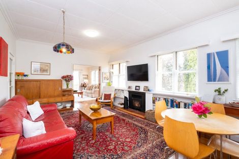 Photo of property in 14 Tauroa Road, Havelock North, 4130