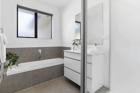 Photo of property in 52b Kayes Road, Pukekohe, 2120