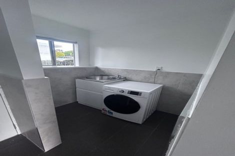 Photo of property in 42 Tamahere Drive, Glenfield, Auckland, 0629