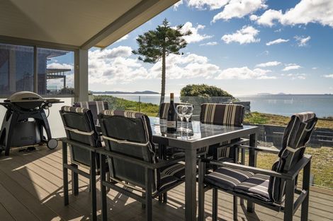 Photo of property in 28 Hall Road, Pataua North, Whangarei, 0175