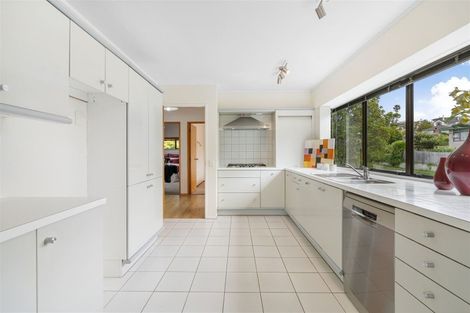 Photo of property in 2/56 Galaxy Drive, Mairangi Bay, Auckland, 0630