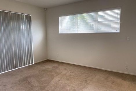 Photo of property in 1 Howden Lane, Golflands, Auckland, 2013