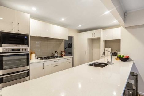 Photo of property in 9 Pendlebury Street, Green Bay, Auckland, 0604