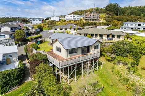 Photo of property in 92 Navigation Drive, Whitby, Porirua, 5024